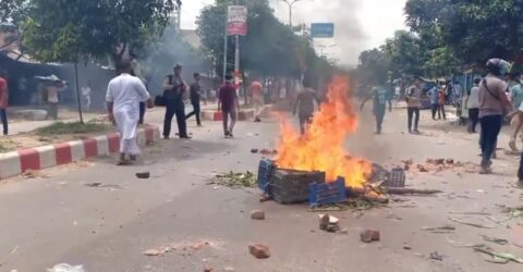 বগুড়ায় কোটা সংস্কারের আন্দোলনে পুলিশ-শিক্ষার্থী’র দফায় দফায় সংঘর্ষ; আহত অর্ধশত, আটক-৭ শিক্ষার্থী